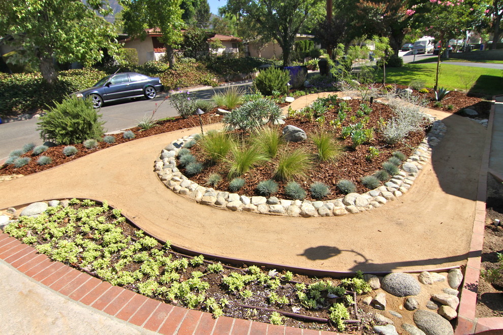 Photo of a modern landscaping in Los Angeles.