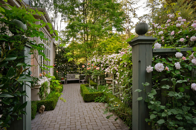 25 Ideas To Perk Up Your Side Yard