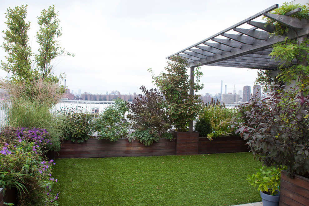 Greenpoint Rooftop Modern Landscape New York by Outside Space