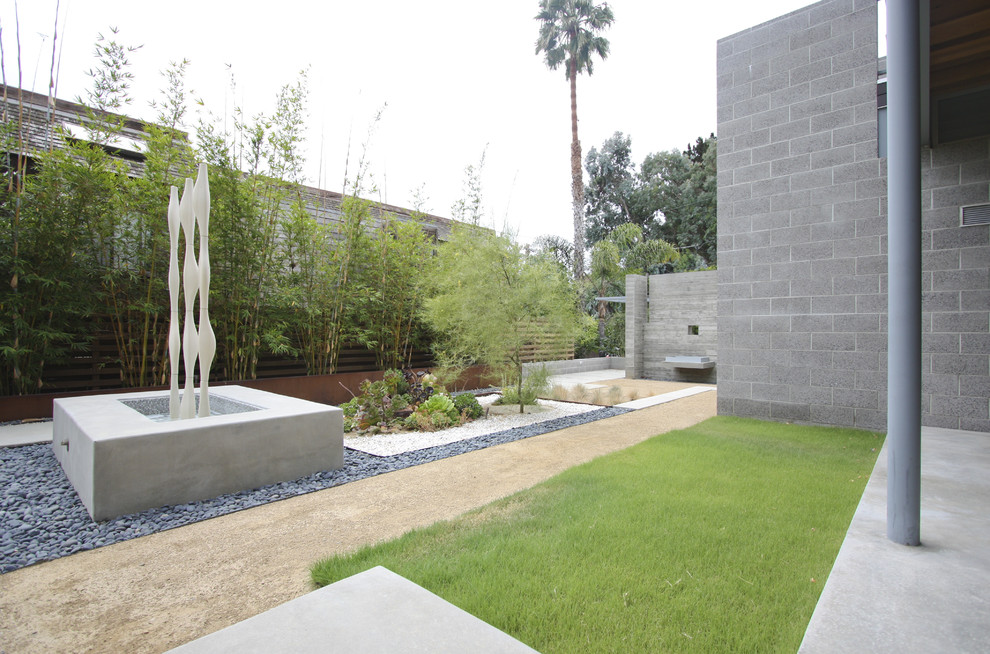 Design ideas for a modern water fountain landscape in San Diego.