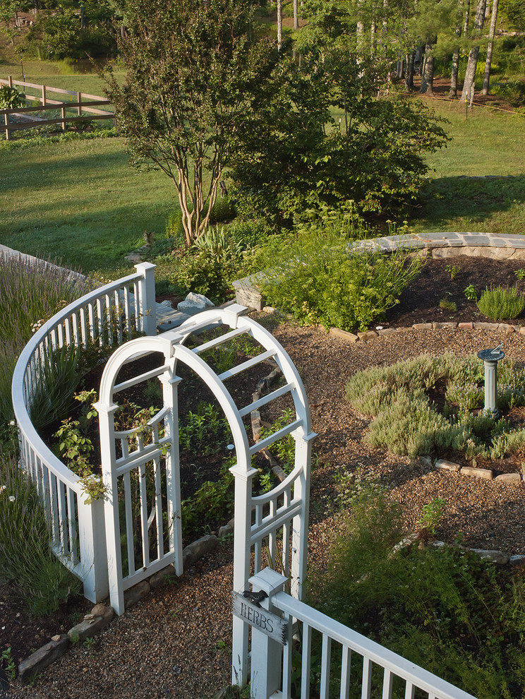 Idées déco pour un grand jardin craftsman avec une exposition partiellement ombragée et du gravier.