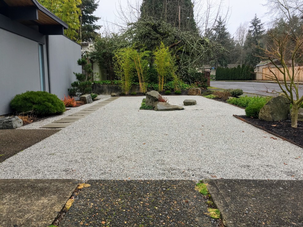 Idee per un giardino xeriscape minimalista di medie dimensioni e davanti casa