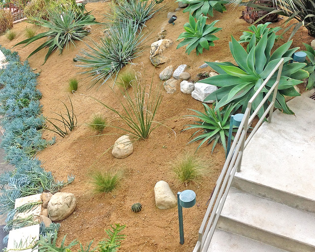 Hillside Landscaping Granite & Large Rocks