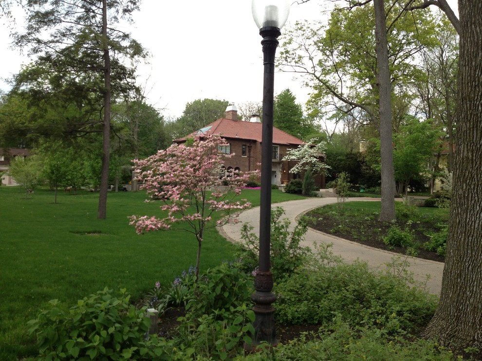 Historical Indianapolis Residence Traditional Landscape