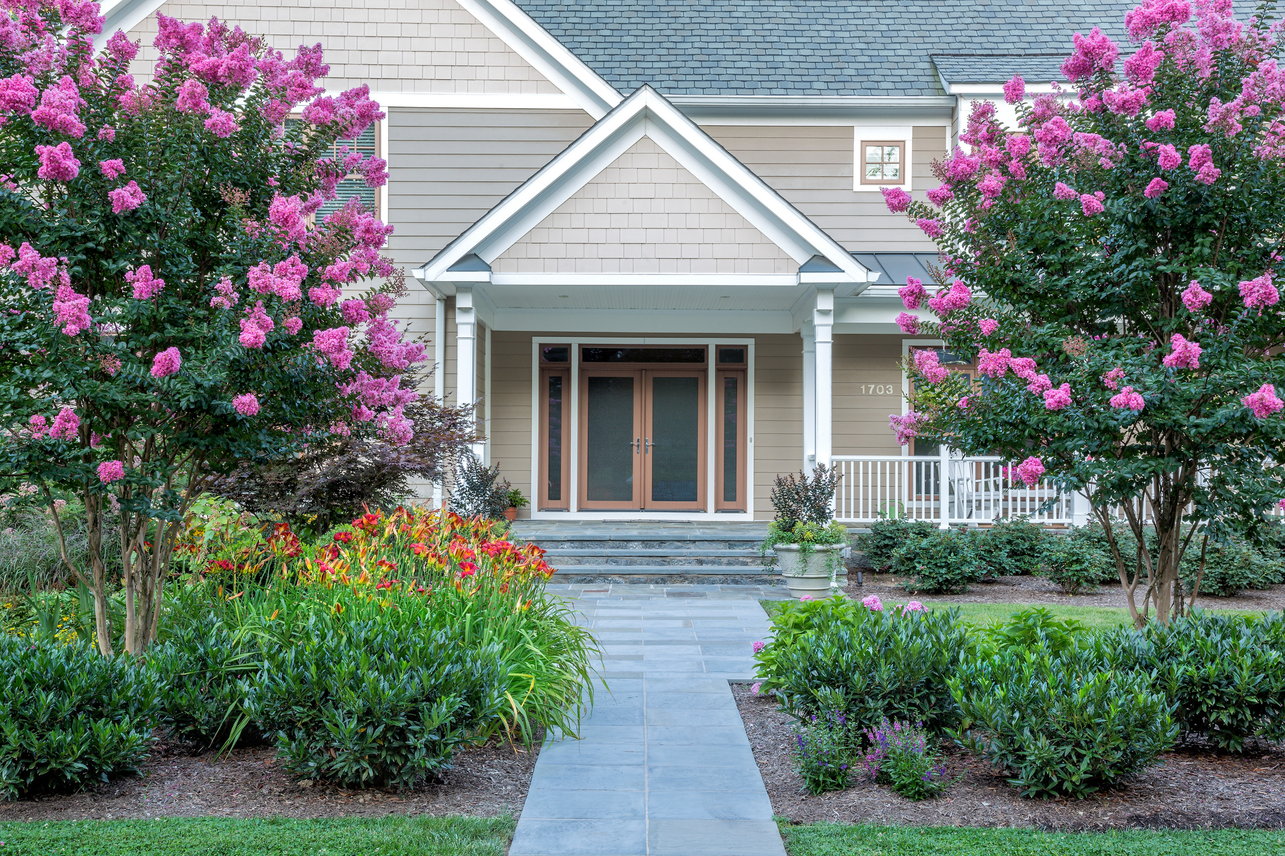 Crepe Myrtle Front Landscaping - Photos & Ideas | Houzz Crepe Myrtle Front Landscaping - Photos & Ideas | Houzz
