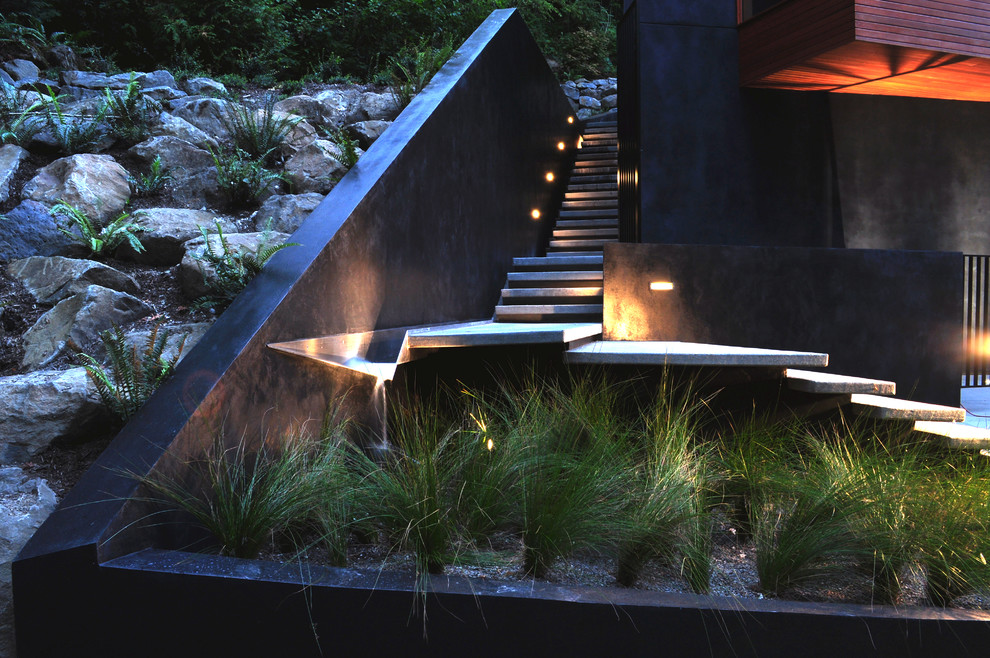 This is an example of a modern garden wall in Portland with a water feature.