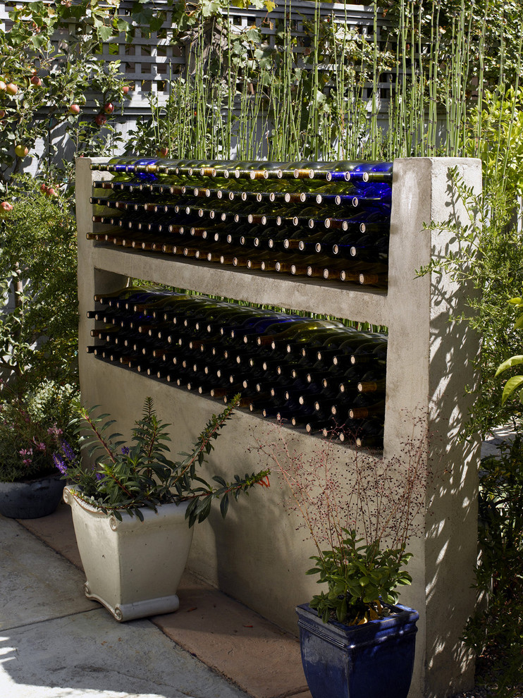 Photo of a contemporary landscaping in San Francisco.