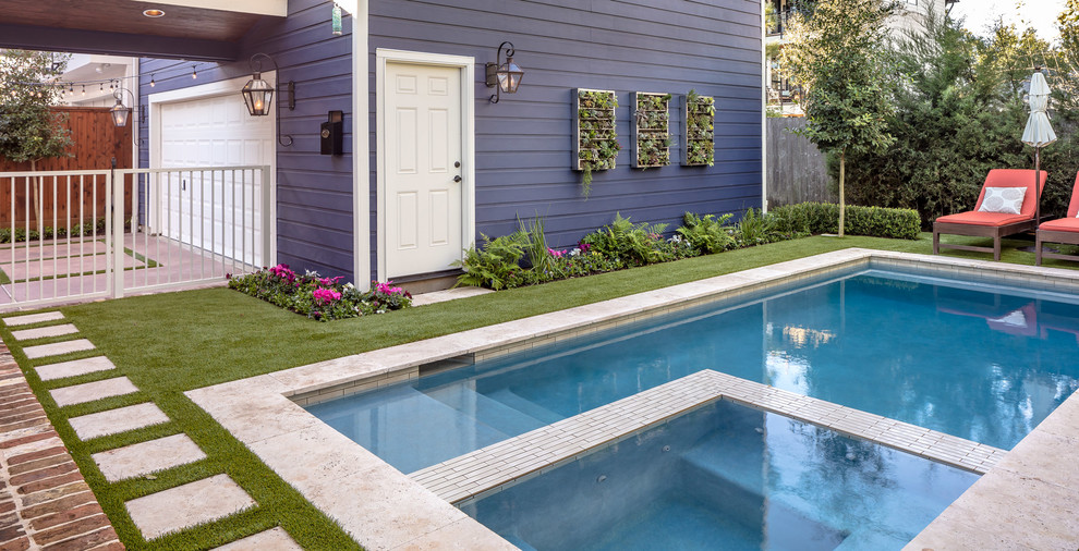 Immagine di un piccolo giardino xeriscape stile americano esposto in pieno sole dietro casa