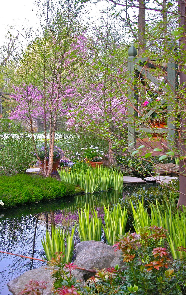 Photo of a traditional water fountain landscape in New York.