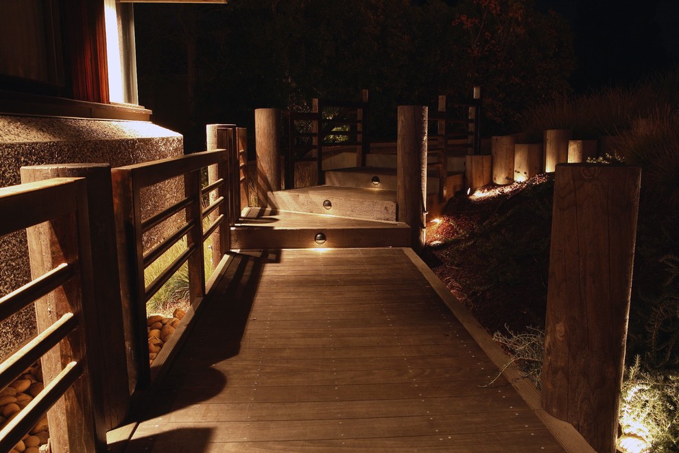 サンルイスオビスポにあるエクレクティックスタイルのおしゃれな庭の写真