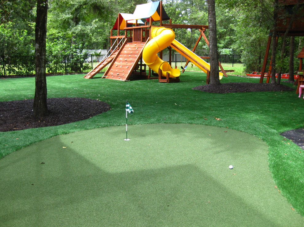 Jacksonville playground with putting green Traditional Landscape
