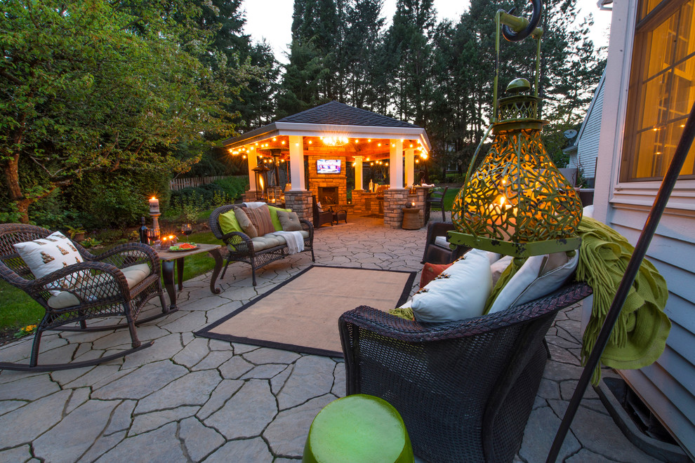 Inspiration for a classic patio in Portland.