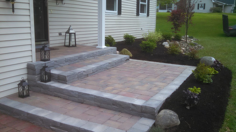 Jamestown NY front entrance & landscape Traditional Landscape New