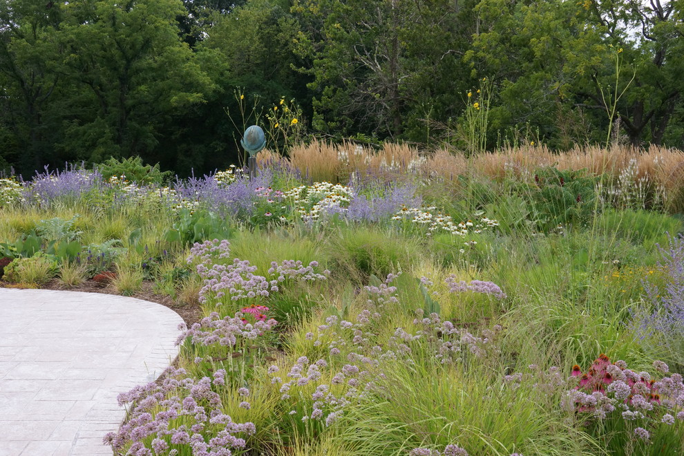 Jones Road Contemporary Landscape St Louis by Adam Woodruff LLC