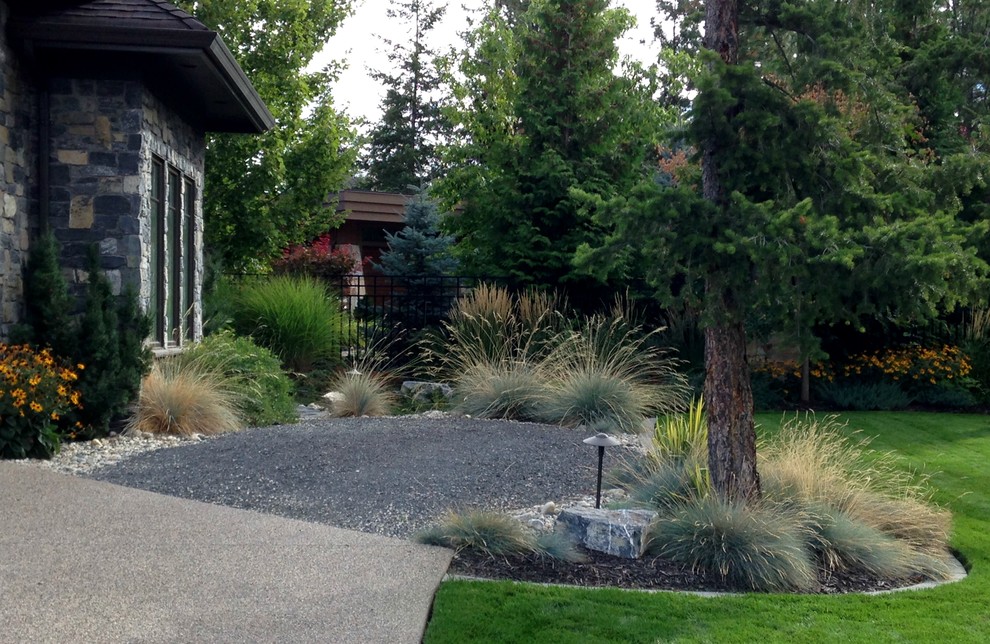 Kelowna Xeriscape Rustic Landscape Vancouver by Synergy