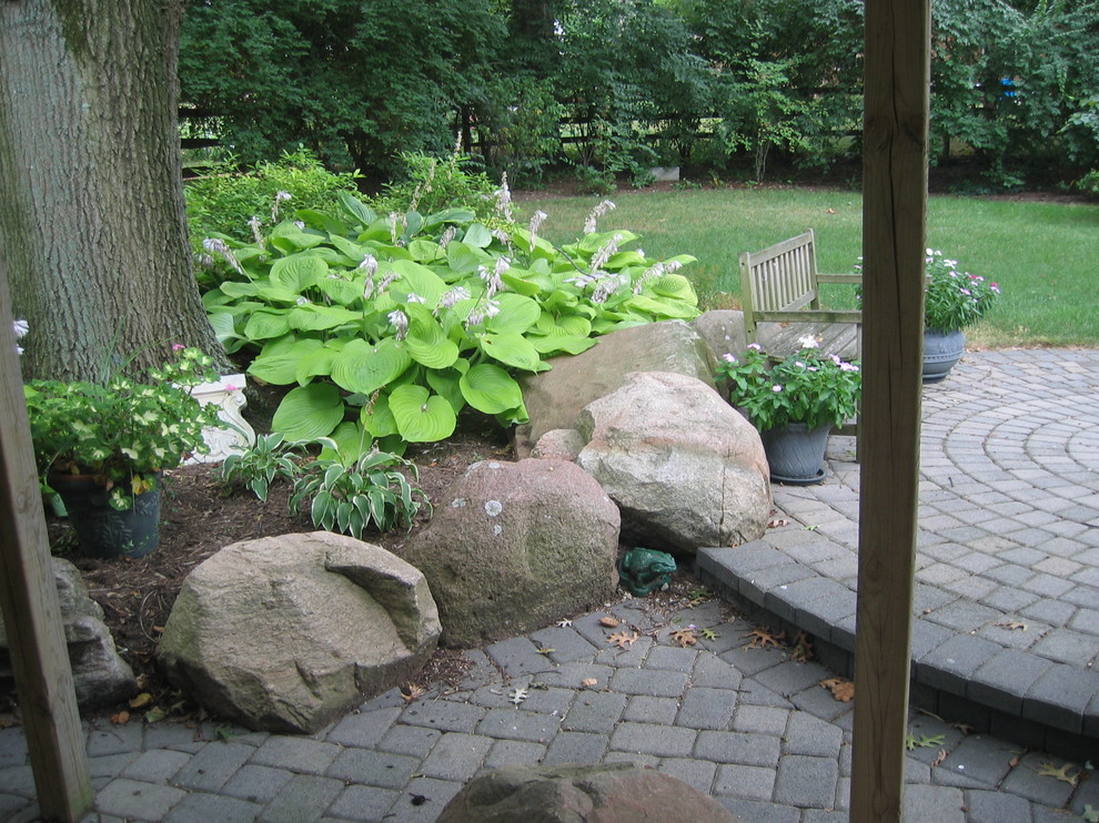 Kettering Residence Traditional Landscape Other by River Valley