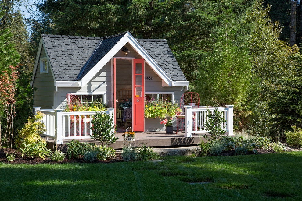 Inspiration for a small classic garden in Portland with a climbing frame.