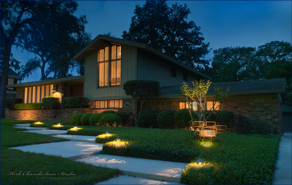 This is an example of an eclectic landscaping in Jacksonville.