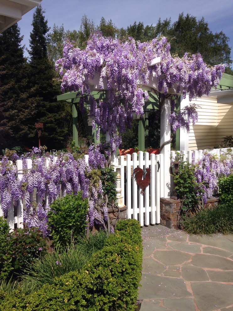 Lafayette, Spring Hill Ct. Flagstone Patio, Outdoor Kitchen, Fireplace
