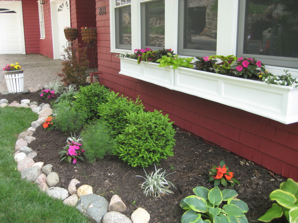 Lake of the Forest Beauty Traditional Landscape Kansas City by