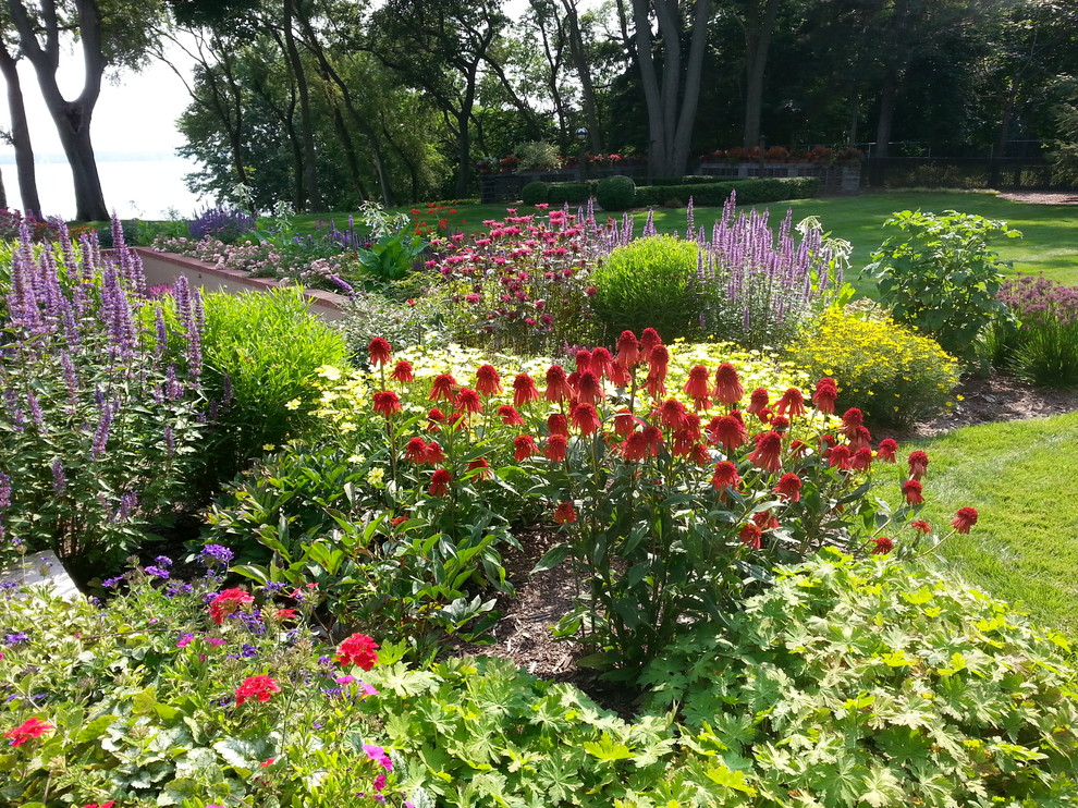 Lakeside Pool Gardens North Muskegon, MI Traditional Landscape