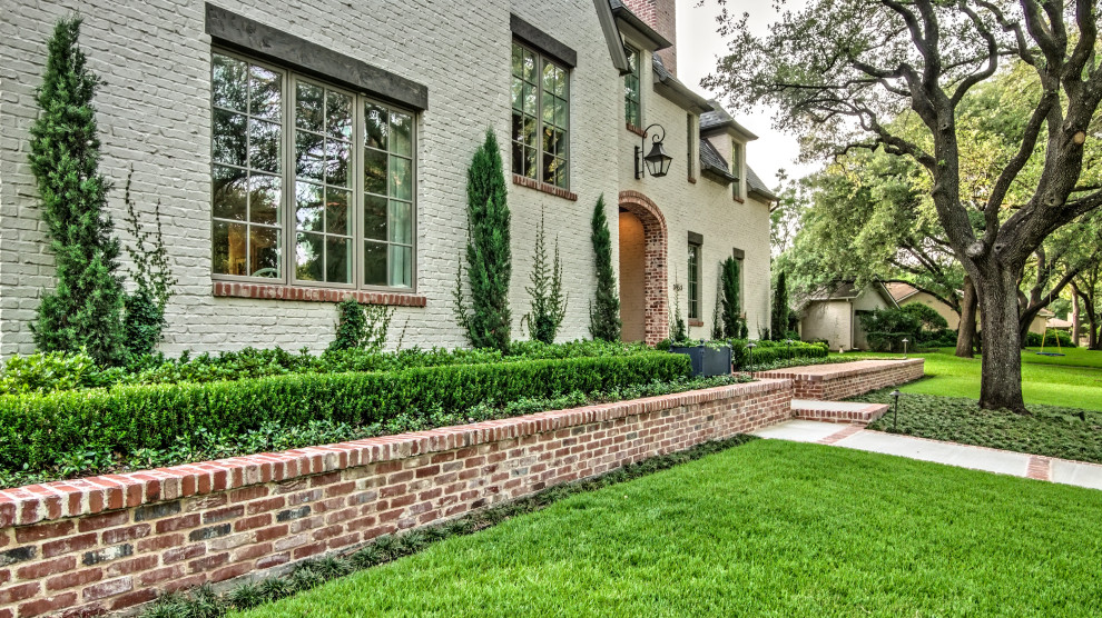 Lakewood Residence - French Country - Landscape - Dallas - by Lawns of ...