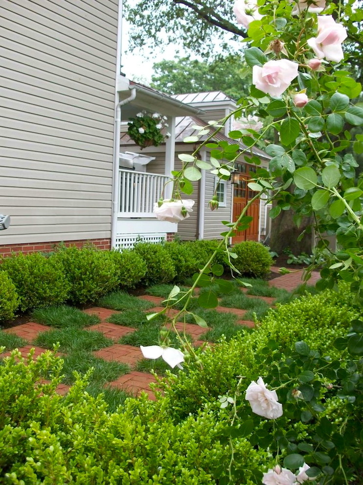ワシントンD.C.にあるトラディショナルスタイルのおしゃれな庭の写真