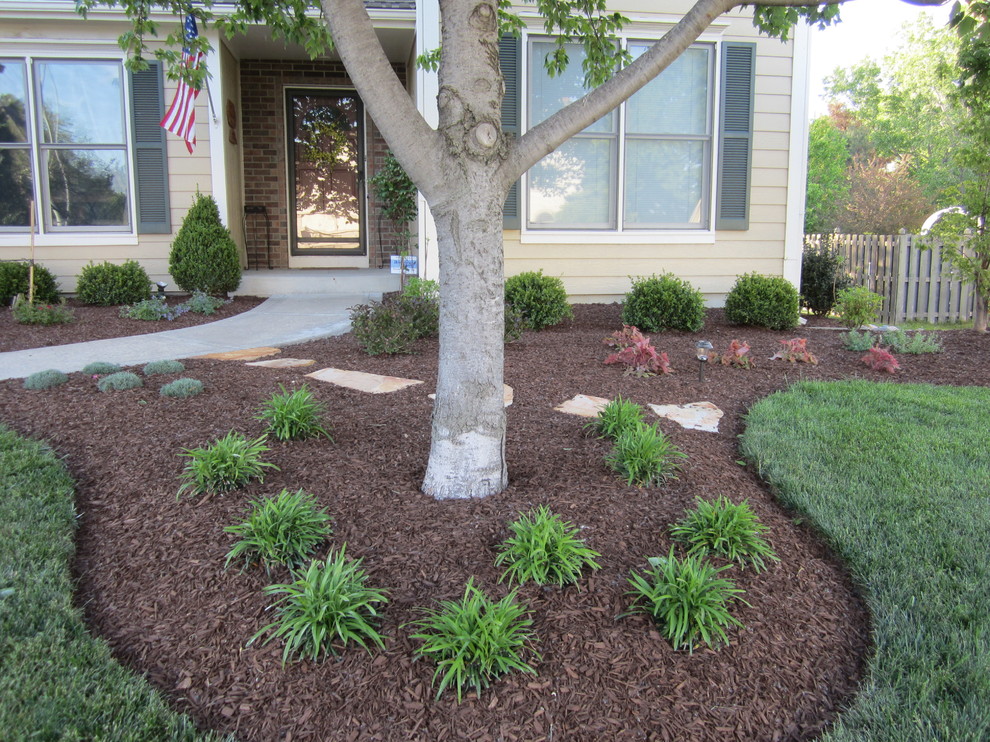 Landscape Traditional Landscape Kansas City by Red Oak