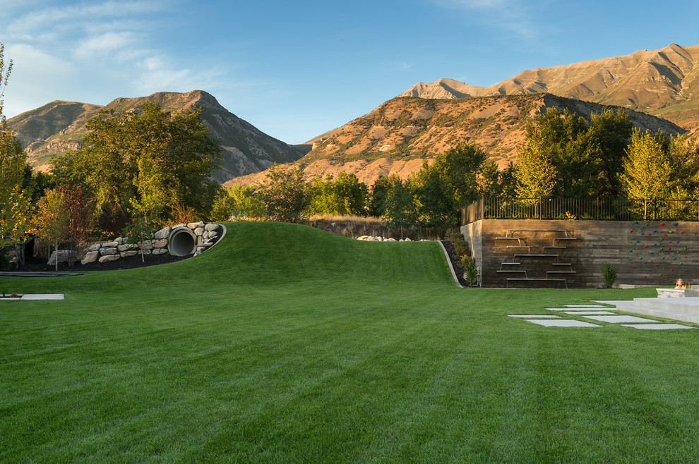 This is an example of a modern landscaping in Salt Lake City.