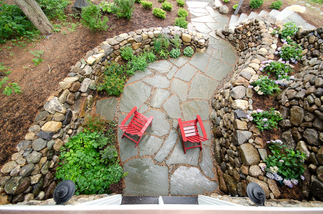 What To Know About Installing A Stone Patio, How To Install A Flagstone Patio With Irregular Stones