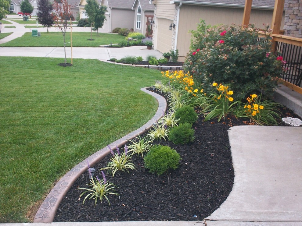 Landscaping Edging Traditional Landscape Kansas City by Olympic