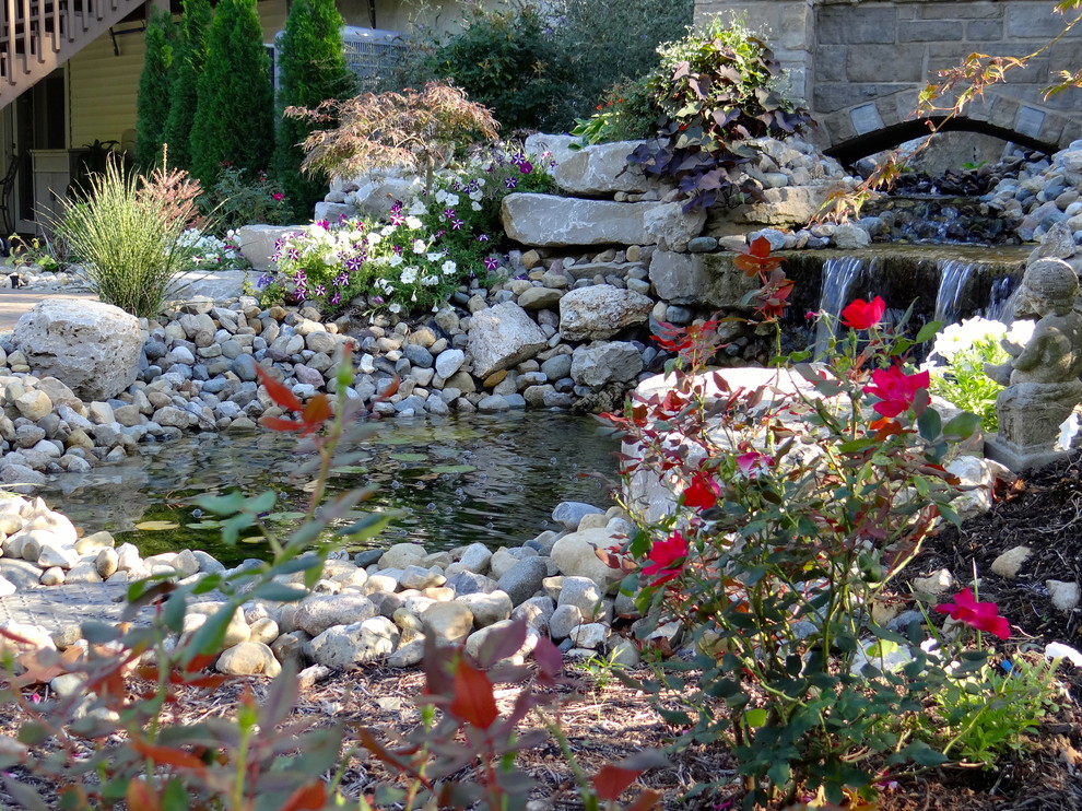 Design ideas for an eclectic landscaping in St Louis.
