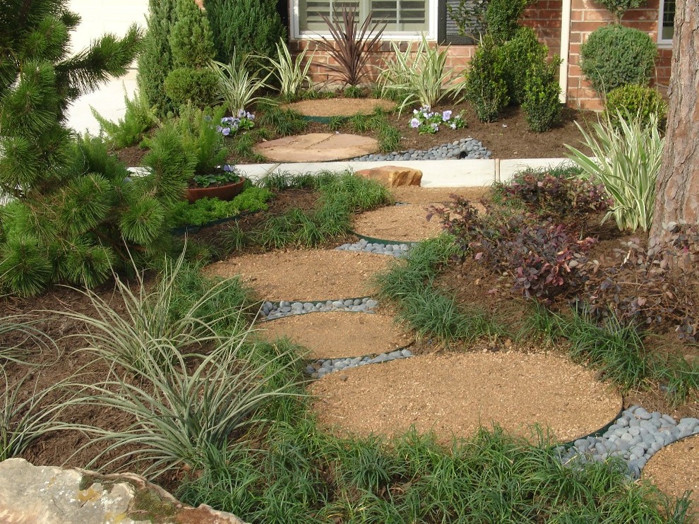 This is an example of a transitional landscaping in Houston.