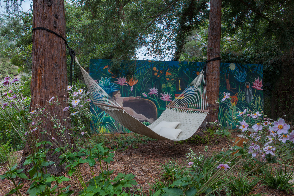 Mittelgroßer, Schattiger Eklektischer Garten hinter dem Haus in Los Angeles