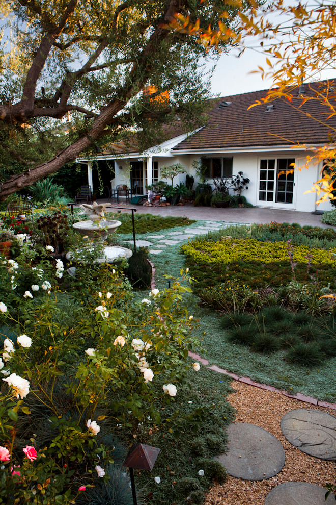 ロサンゼルスにあるコンテンポラリースタイルのおしゃれな庭 (ゼリスケープ) の写真