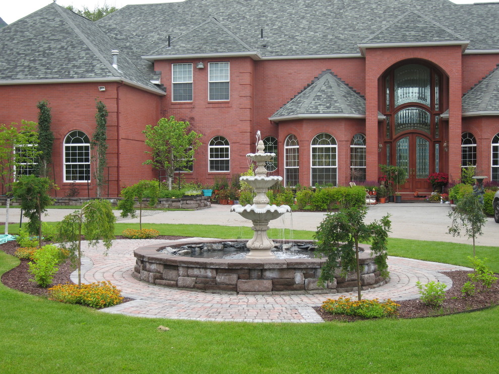 Lawn and Landscape Traditional Landscape Other by Green Acres