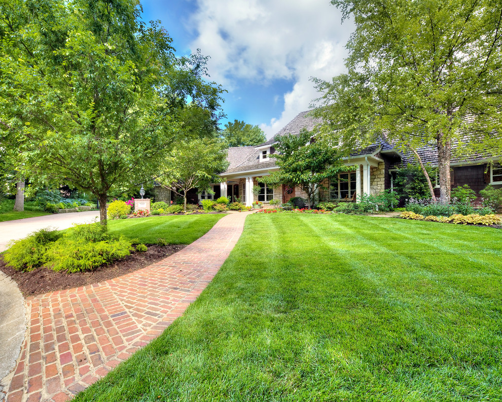 Leawood Lake Estate Transitional Landscape Kansas City by