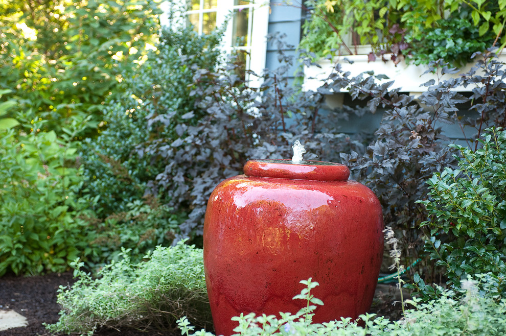 Exemple d'un jardin éclectique.