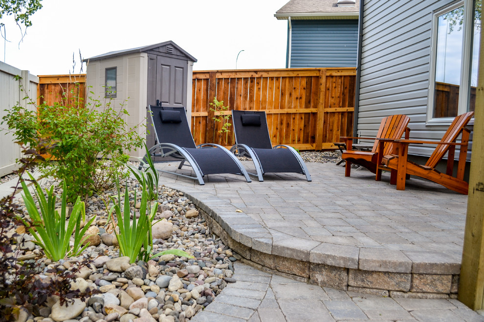 Lethbridge xeriscape and golf green Traditional Landscape Calgary