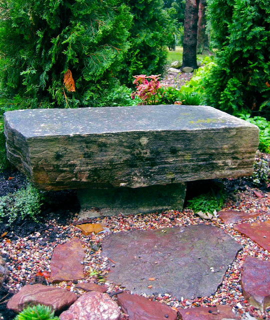 Limestone Boulder Bench & Flagstone - Jardin - Autres périmètres - par