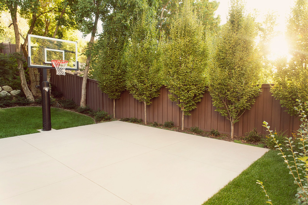 Design ideas for a traditional landscaping in Salt Lake City.
