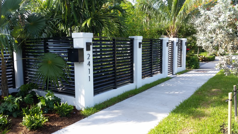 Louver Fence and Gates - Landscape - Miami - by RQ WELDING INC | Houzz