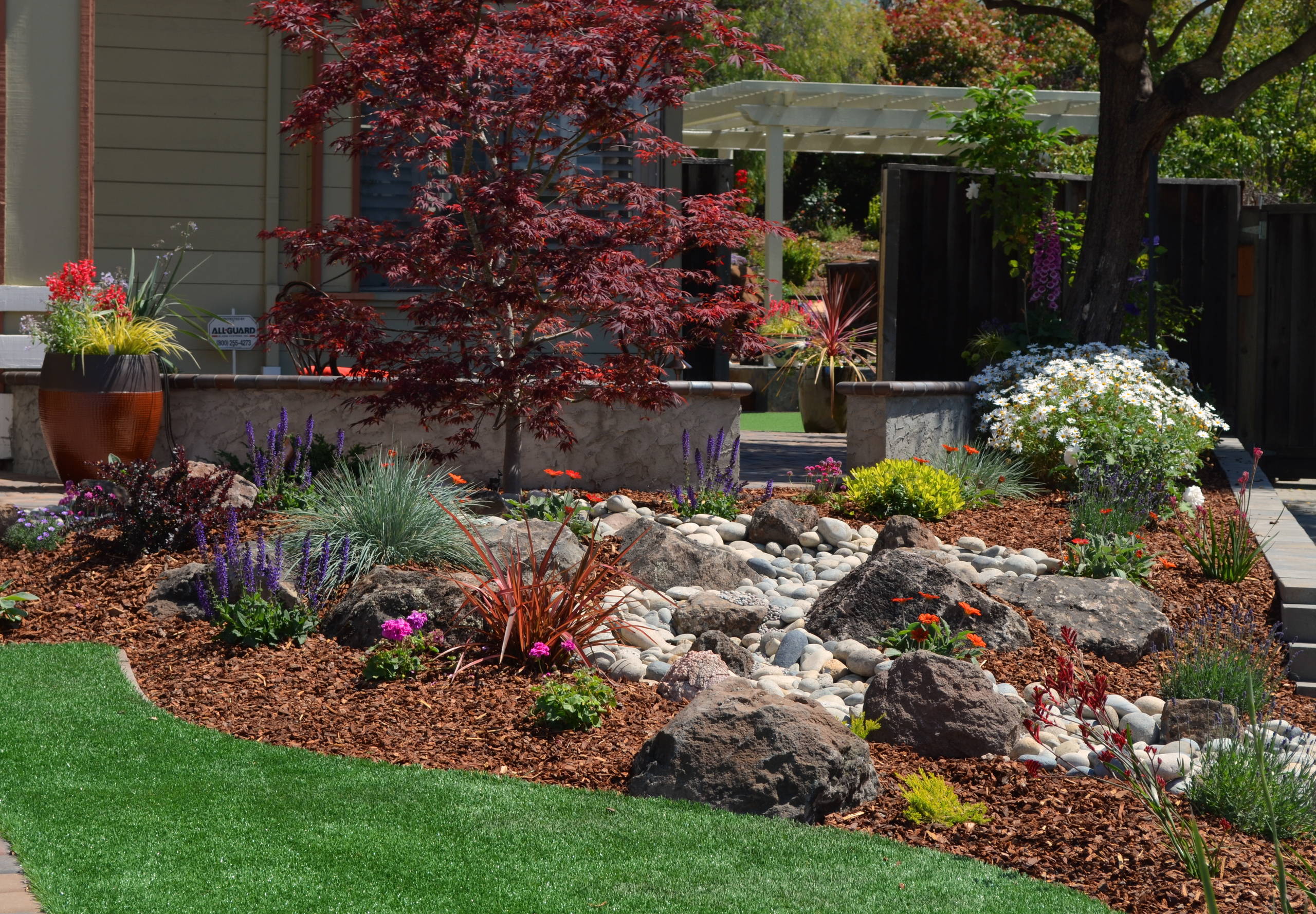 Transform Your Front Yard Into A Stunning Oasis With A Small Rock Garden See Before And After 5790