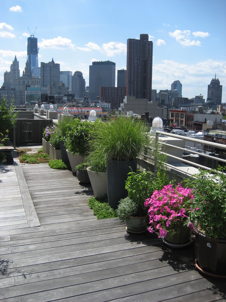 Idee per un grande giardino minimalista esposto in pieno sole sul tetto