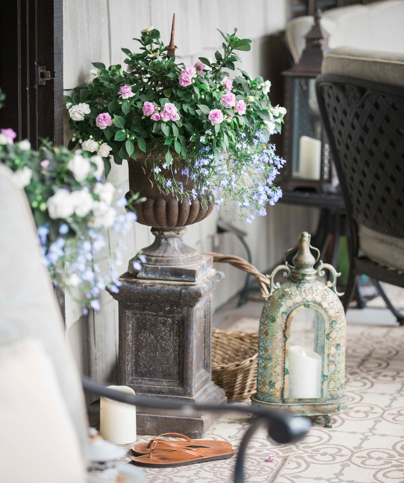 Foto di un grande giardino formale chic in ombra dietro casa con un giardino in vaso