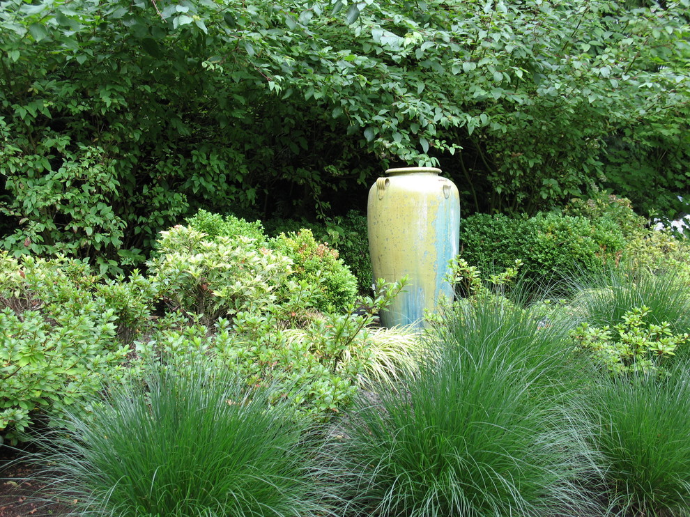 World-inspired garden in Seattle with a potted garden.