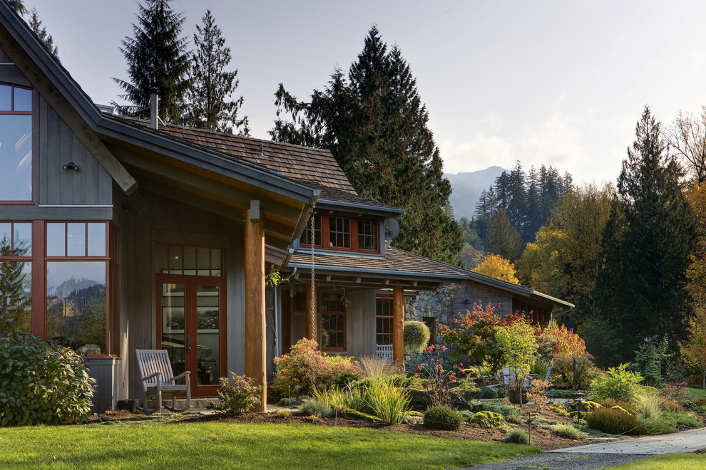 Design ideas for a rustic landscaping in Seattle.