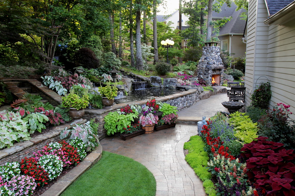 Photo of a traditional garden in Atlanta.