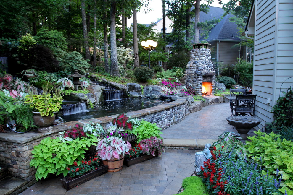 This is an example of a modern garden in Atlanta.