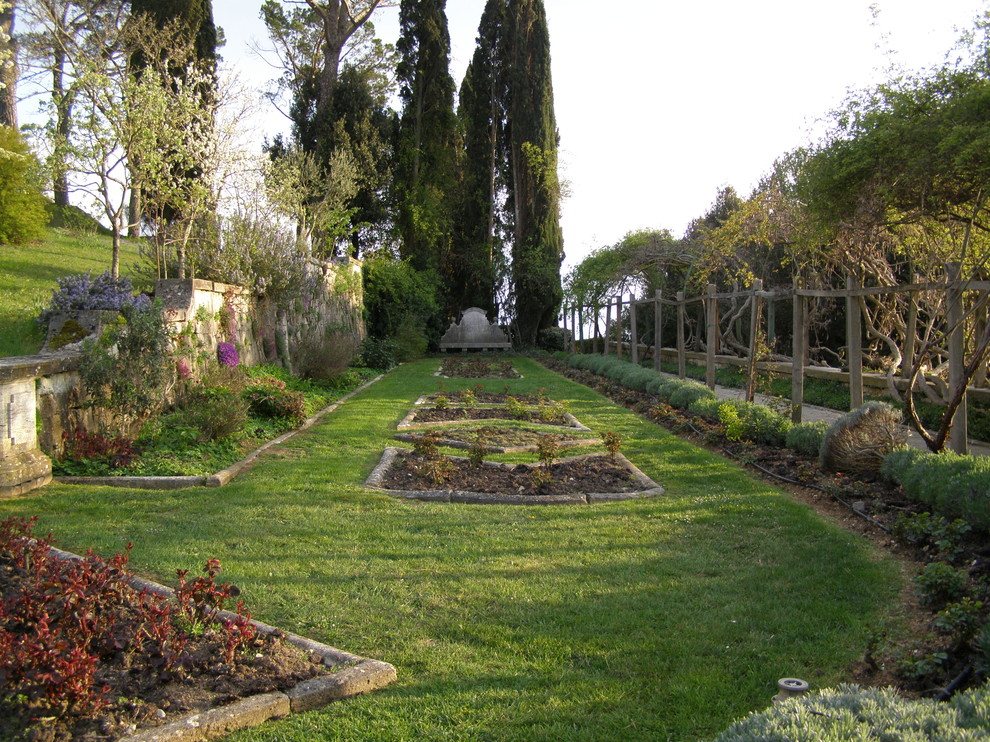 Idee per un giardino tradizionale dietro casa